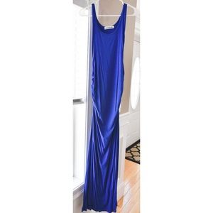 Sleeveless form fitting maternity maxi dress
